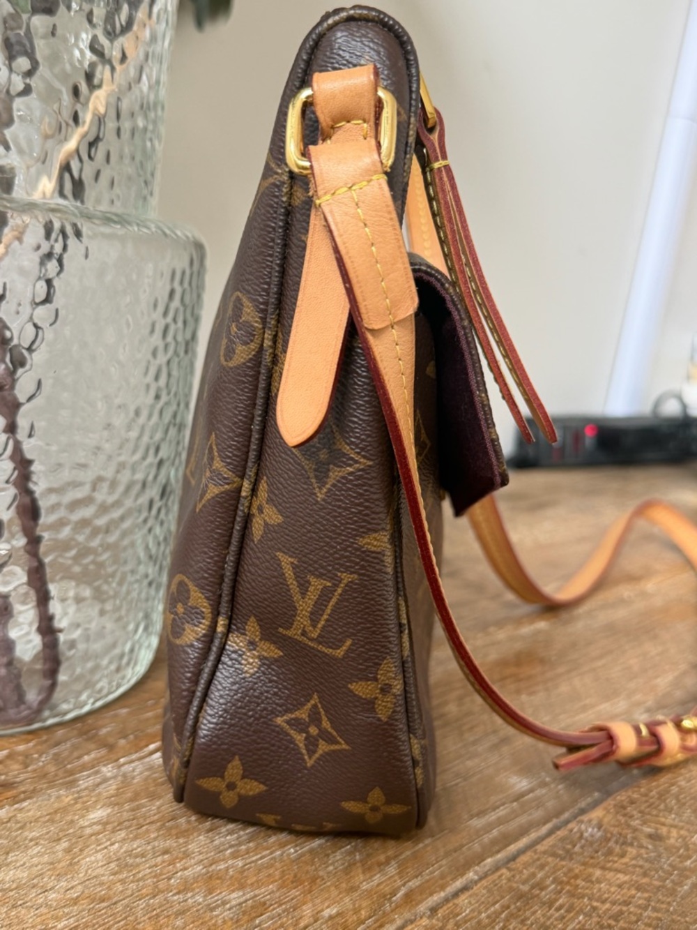 Authentic Louis Vuitton Mabillon Monogram Crossbody - Picture 9 of 15
